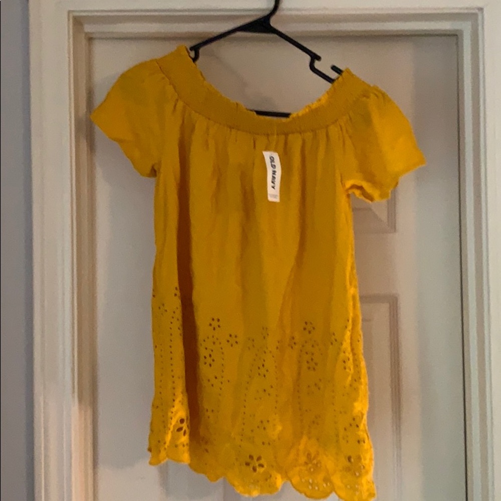 Old Navy NWT Small TALL off-shoulder blouse